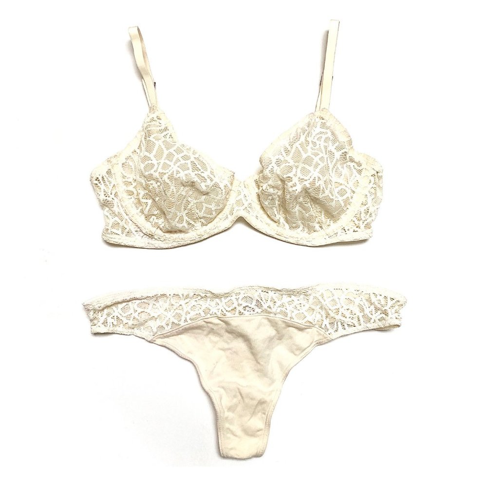 La Perla lace set - Bra 34C, Thong 38EU (S)